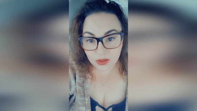 Ameena Podcaster Sunday