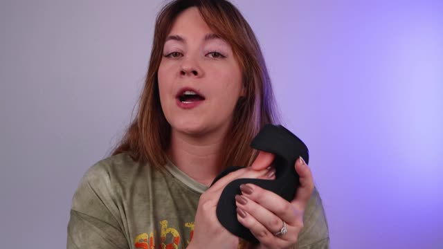 Sex Toy Review - Chiven 3 OTouch Silicone Vibrating Heating Penis Stroker Masturbator - XBIZ TV Sex Toy Review - Chiven 3 OTouch Silicone Vibrating Heating Penis Stroker Masturbator - XBIZ TV