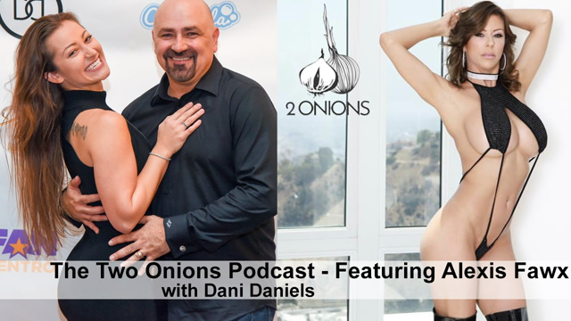 Uxlayotgan ayollar bilan jinsiy aloqa Yigitlar mashinada porno jinsiy aloqa qilishga harakat qilmoqda