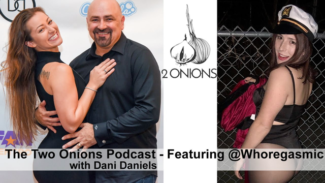 Porno translyatsiyalar kanali Erkak ayolga anusda jinsiy aloqa qiladi.